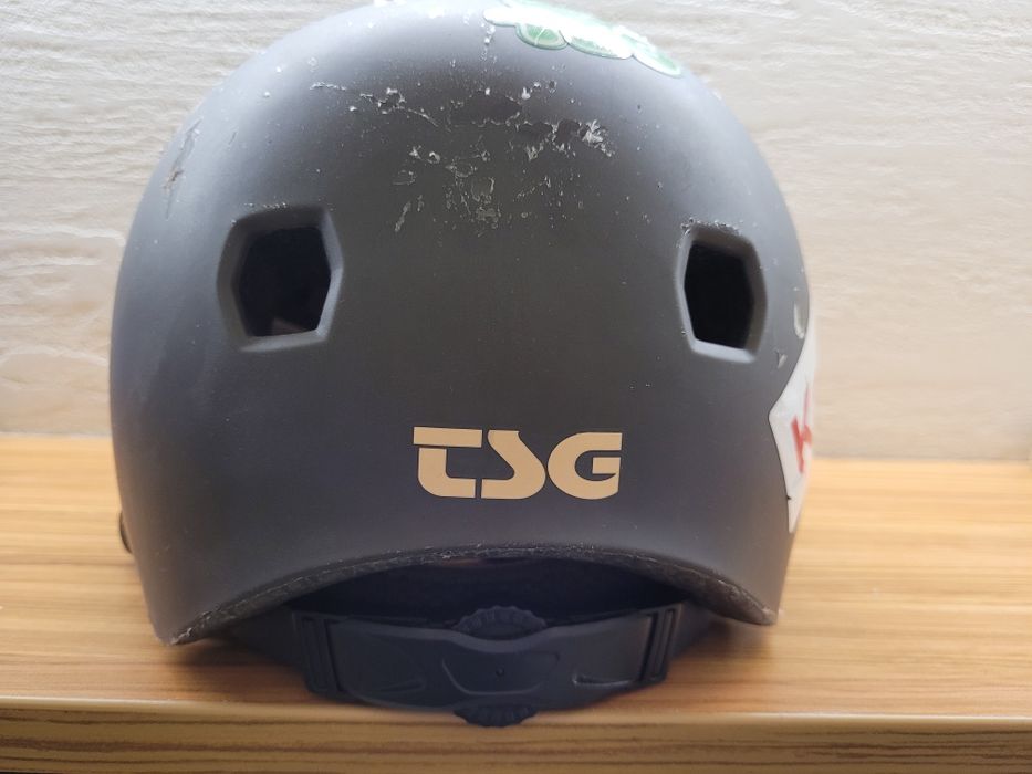 Kask TSG junior na rolki/bmx/hulajnogę + zestaw ochraniaczy Powerslide