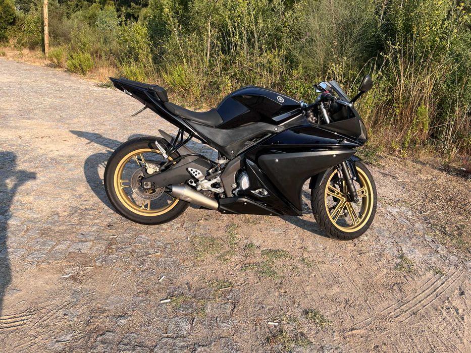 Yamaha YZF - R125 2012