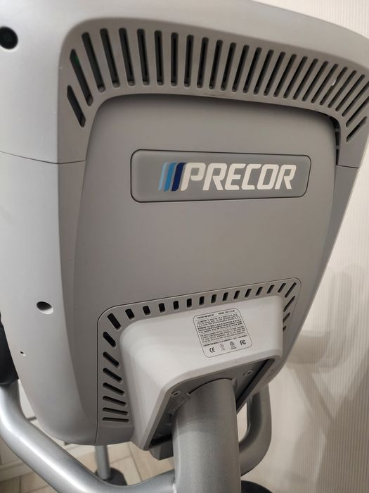 Велотренажер вертікальний професійний Precor