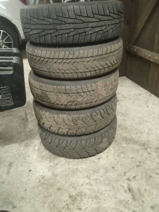 Продам резину з дисками 175/65/r14 5Х100 в гарному стані два колеса Ro