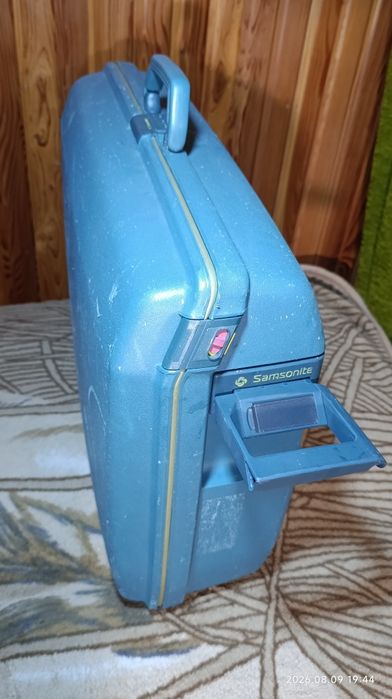 Твердий чемодан відомого бренду Samsonite, привезений з Німеччини