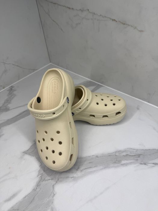 женские крокс Crocs Classic Platform Clog /жіночі крокси на платформі  37/39/38/бежеві