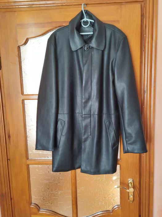 Жіноча шкіряна куртка