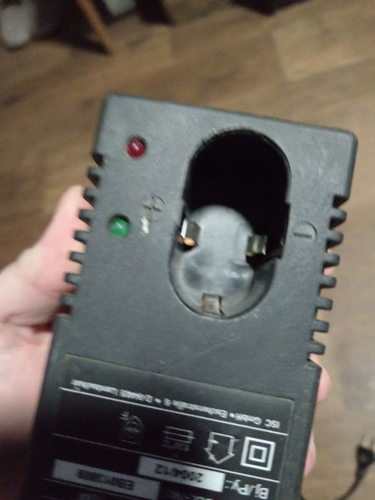 Зарядка Einhell для АКБ шуруповерта