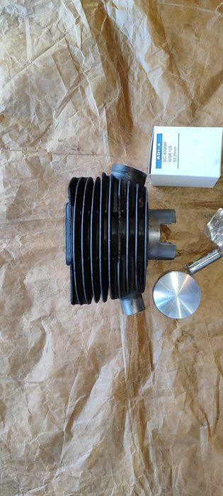 Cylinder WFM 125 G16 WSK ZMD oryginał PRL nowy po szlifie zestaw