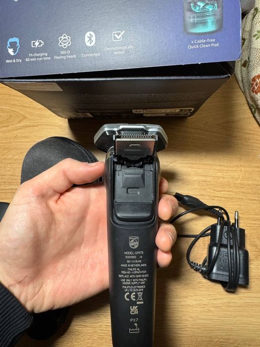 Электробритва б/у, Philips series (s 9975/55)