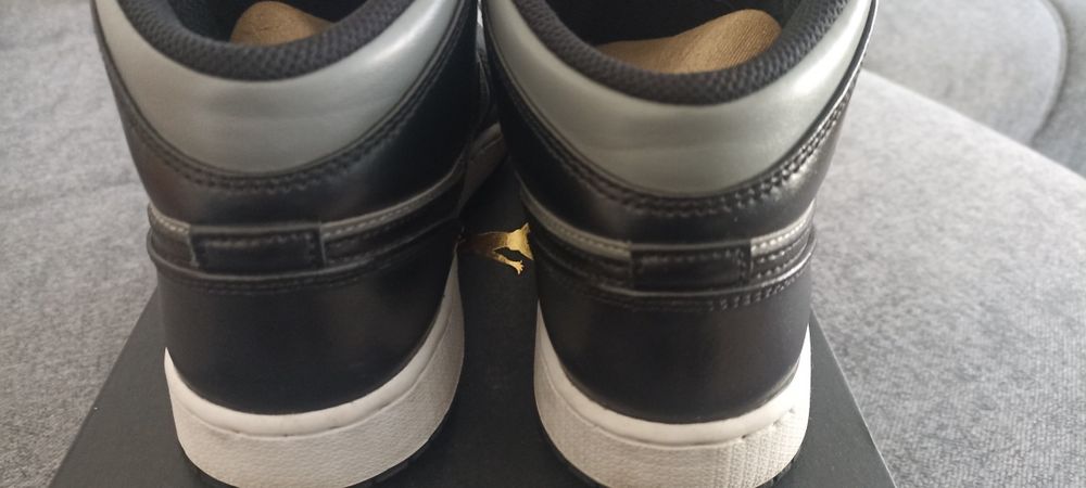 AIR JORDAN 1 MID (GS) Tam. 38,5 Originais