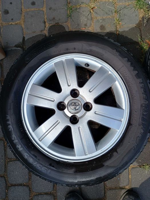 Alufelgi 15 Toyota Corolla e12 4x100 ET45 z oponami i