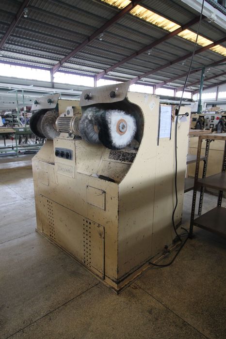 Escovadeira Hesperio