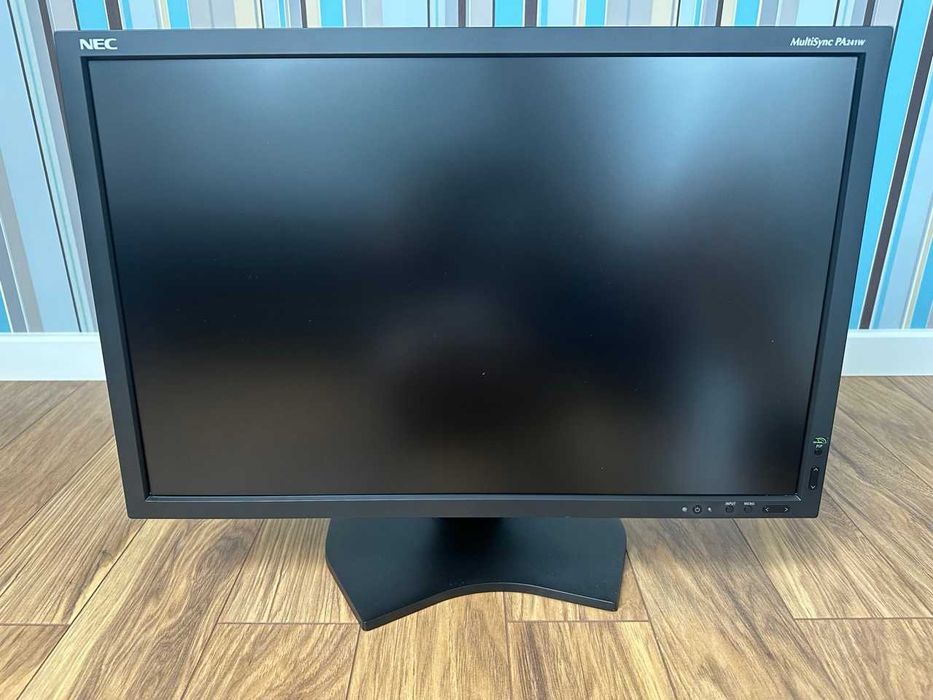 Monitor graficzny NEC PA241W + osłona słoneczna + pudełko