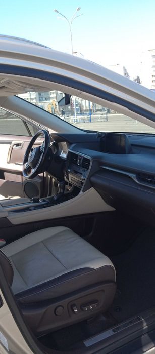 Офіційний Lexus RX 2016