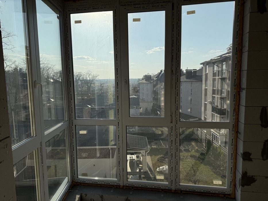 Трикімнатна квартира, Мінімальне оф, 90 м2
