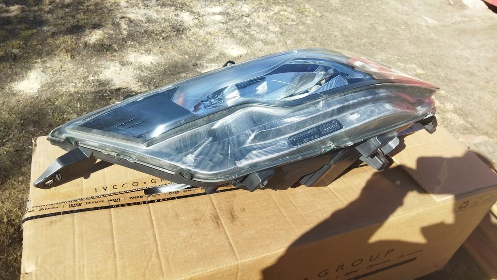 Reflektor przedni prawy Iveco Daily