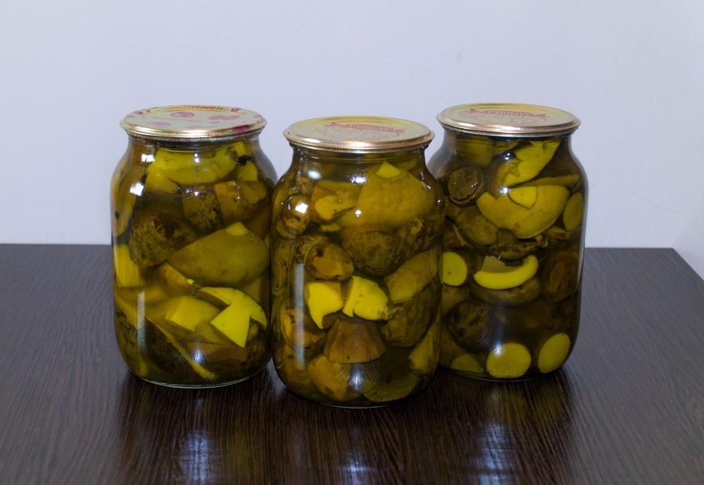 Грибы маринованные дубовики, 1литр,(Буковина)