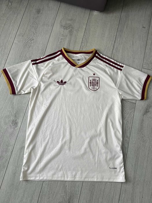 koszulka sportowa reprezentacji Hiszpanii wersja wyjazdowa mundial 2026