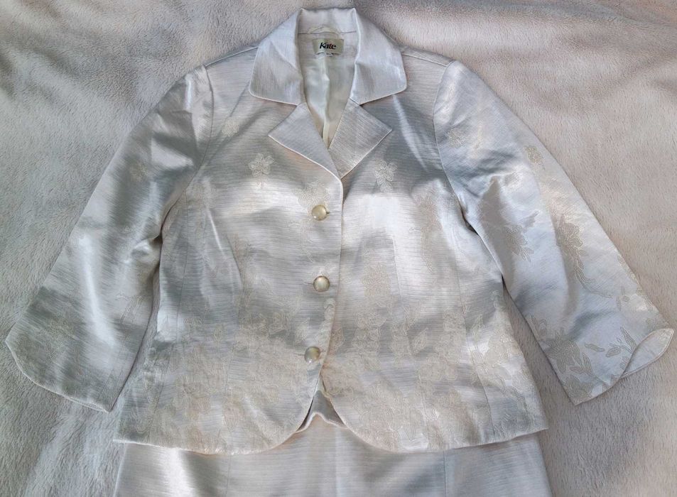 Garsonka ecru kwiaty elegancka wyjściowa 38/40 kostium damski