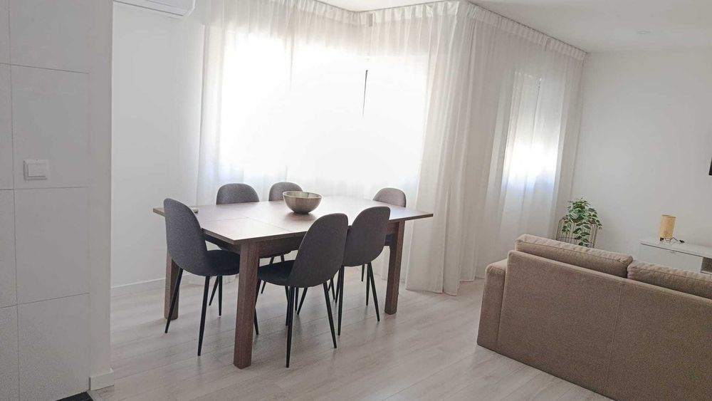 Novo apartamento T2 para alugar no centro de Guimarães (AL)