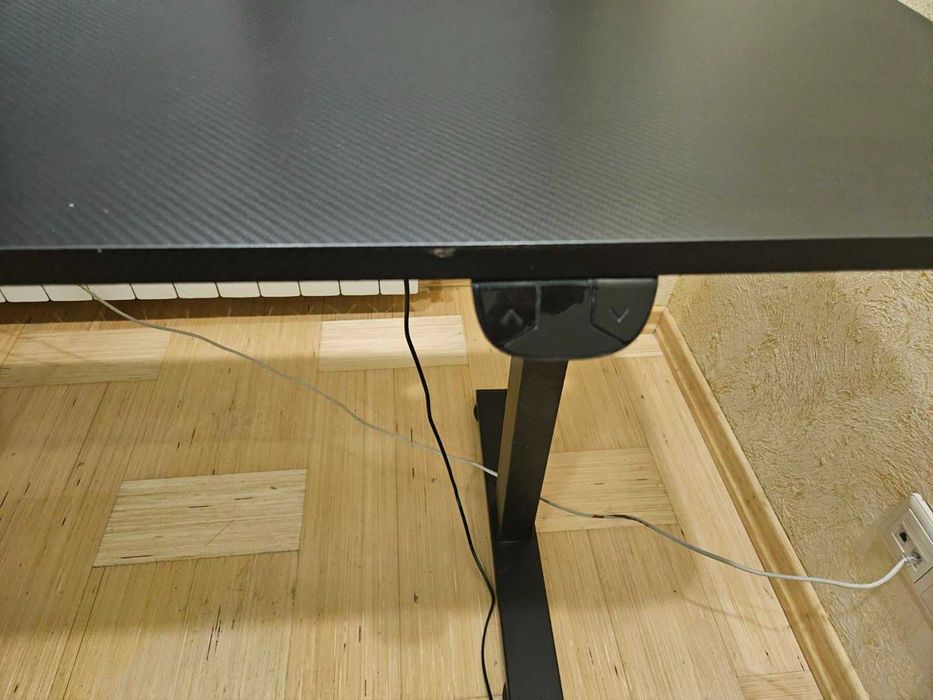 стіл письмовий с під"ємним механізмом