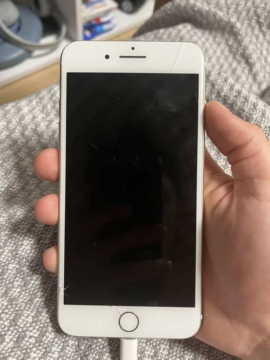 Iphone 7+,батарея 75%