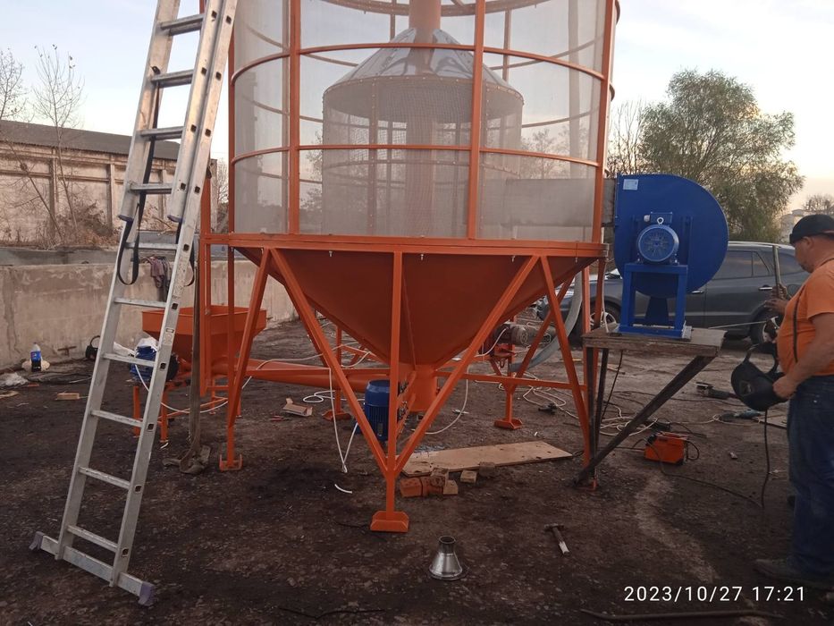 Зерносушарка бункерна мобільна. Сушка для зерна