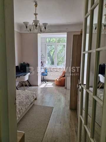 Продаж 4 кімнатна Сталінка вул  Джохара Дудаева 11