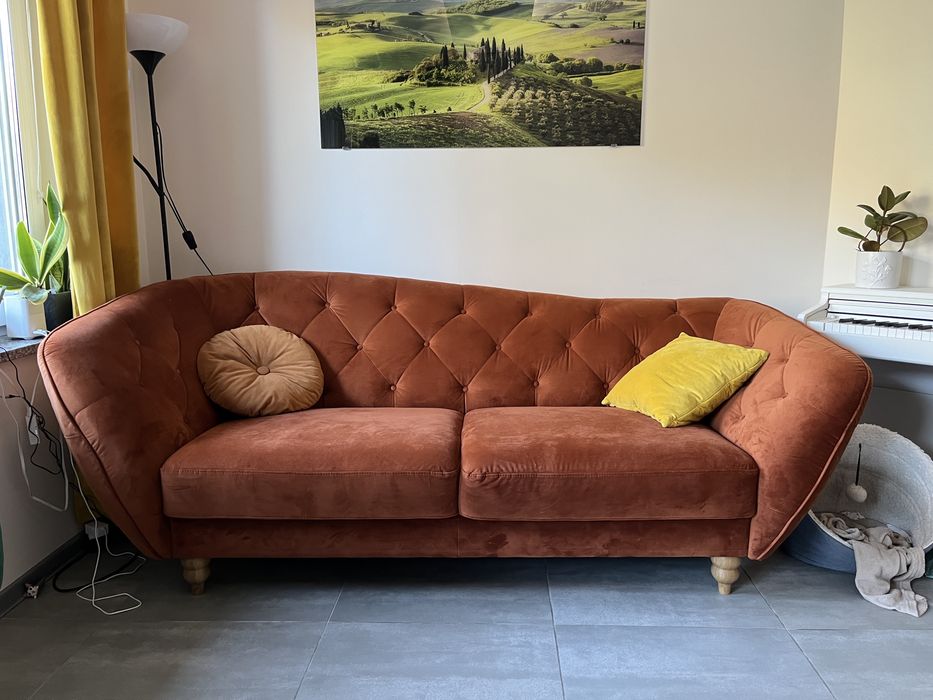 Sofa w bardzo dobrym stanie.