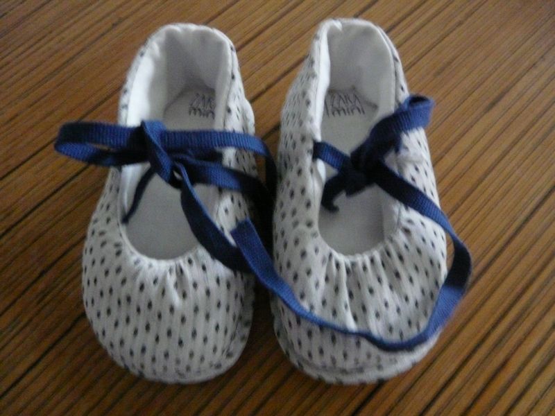 Bebé- Sabrinas em Tecido da ZARA Mini - tam. 17-18 Lindas