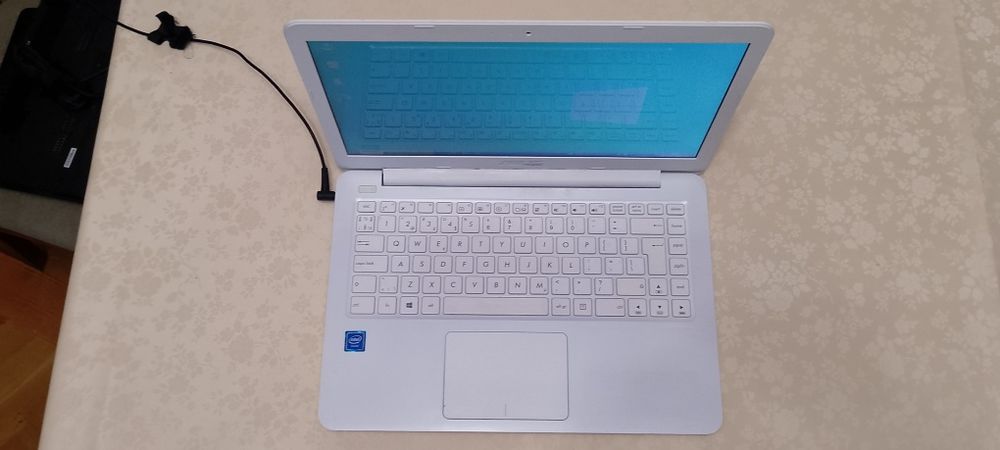 Laptop Asus E402S SSD Win10 gwarancja.