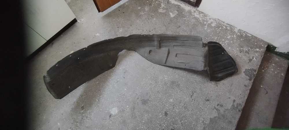 Підкрилок передній камрі 30