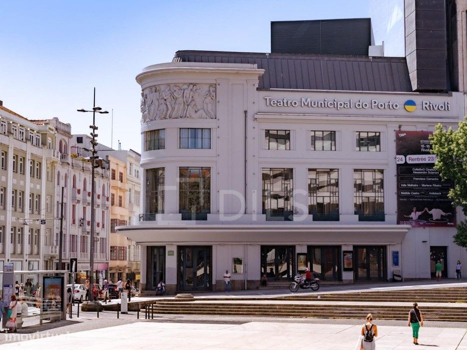 Apartamento T1, num novo empreendimento na Avenida do Aliados, no P...