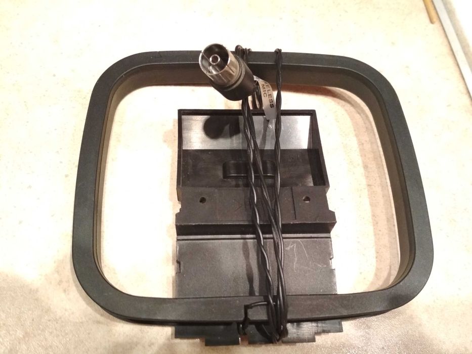 Рамочная антенна для радио тюнера стандартная хорошо ловит