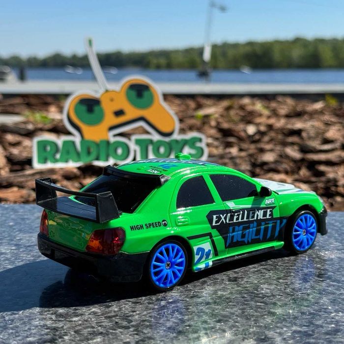 Машинка для дрифту на радиоуправлении Subaru Impreza. Дрифт машинка