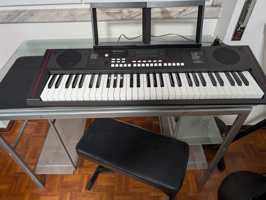 Piano Roland ex 10 como novo