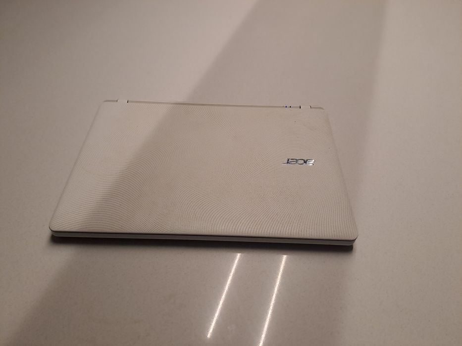 Sprzedam laptop komputer Acer Aspire ES1-331 8GB RAM 120GB SSD Win10