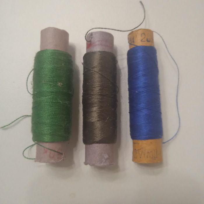 Нитки шелковые по 15грн