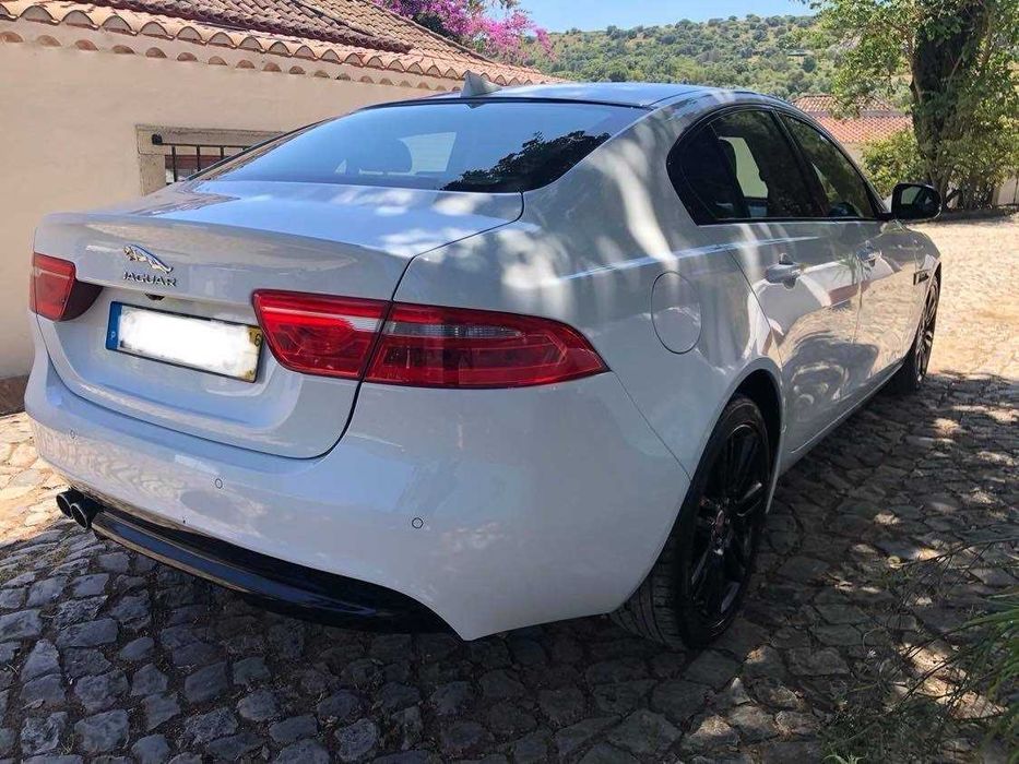 Jaguar XE 2.0D 180cv