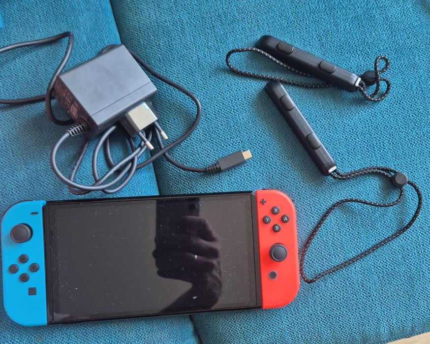 Nintendo Switch Oled + 3 gry