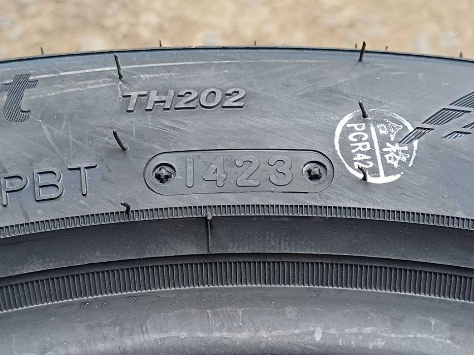 Нові літні Triangle 235/45 R 17 [97]Y TH202 EffeXSport XL