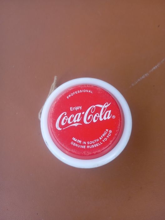 YO YO coca cola .
