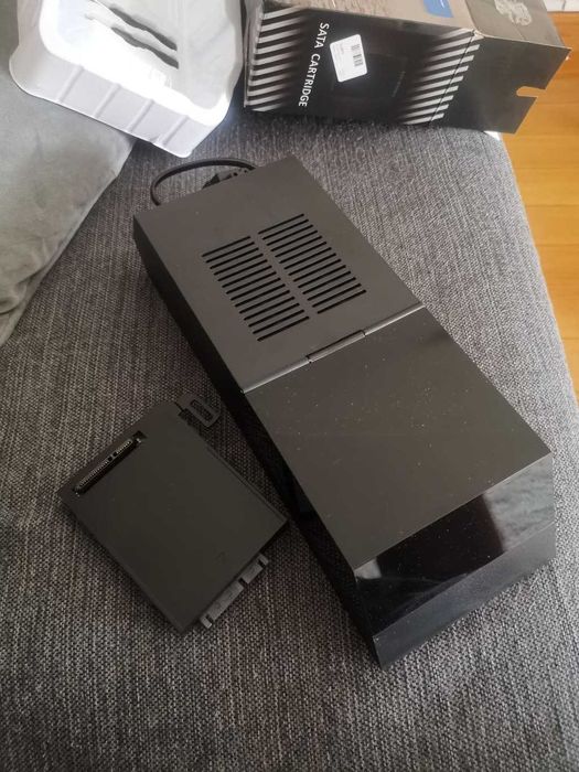 Vendo Dock (HardDrive ) - Expansão de memoria PS4 - NOVO (nunca usado)