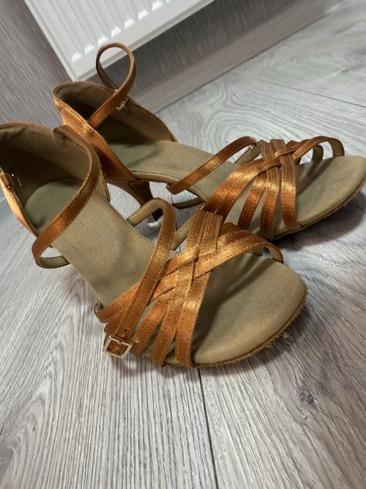 Туфли для бальных танцев