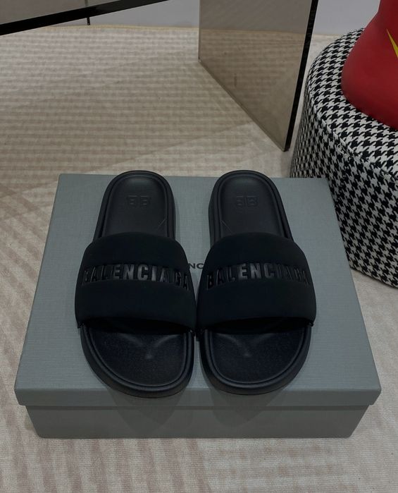 Balenciaga klapki damskie gumowe plażowe