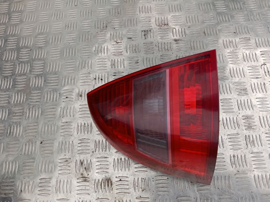 Lampa tylna lewa citroen C5 HB