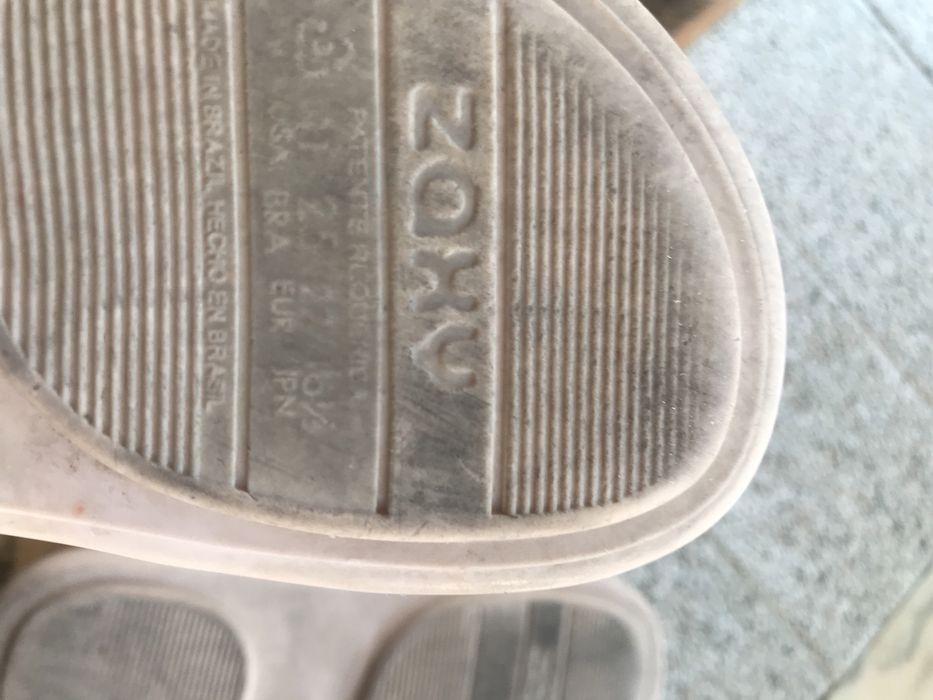 Vendo sandálias zoxy tamanho 27