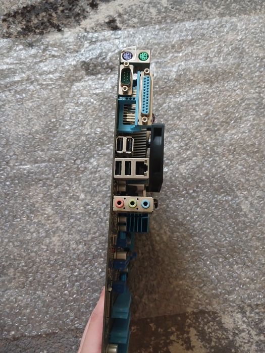 Материнська плата Asus M4A78LT LE