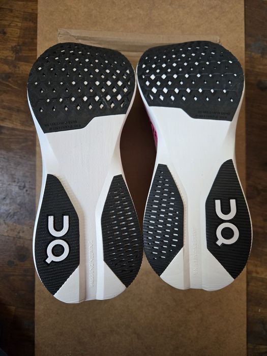 Buty On Running Cloudboom Strike LS