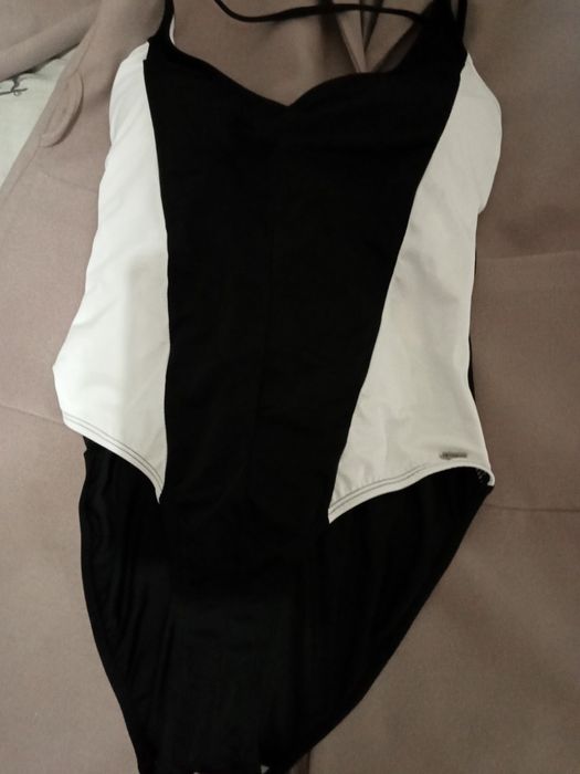 Продам Купальник новый