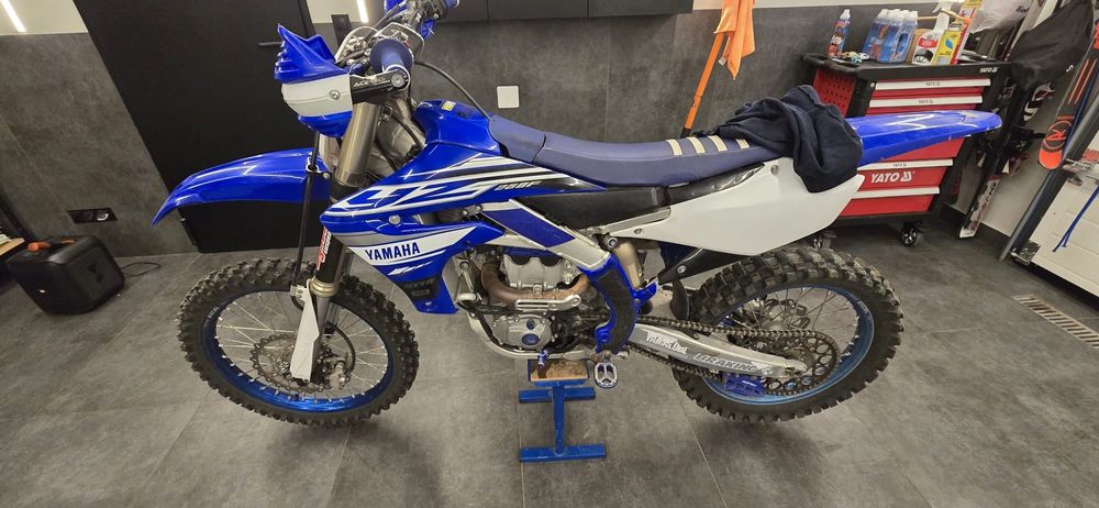 Sprzedam Yamahe YZF 250 w idealny stanie