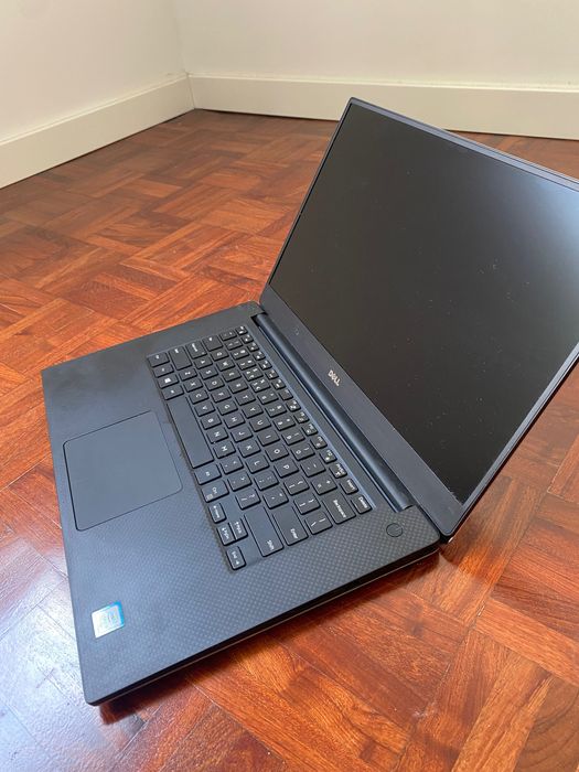 Dell Precision 5520 15.6-inch - Core i7-7700HQ - 32GB64584345549569121