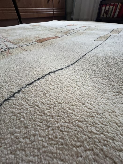 Продам килим 2*3 м